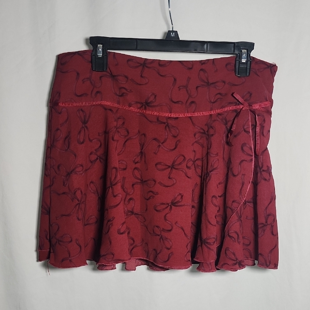 Aeropostale Burgundy and Black Bow Mini Skirt